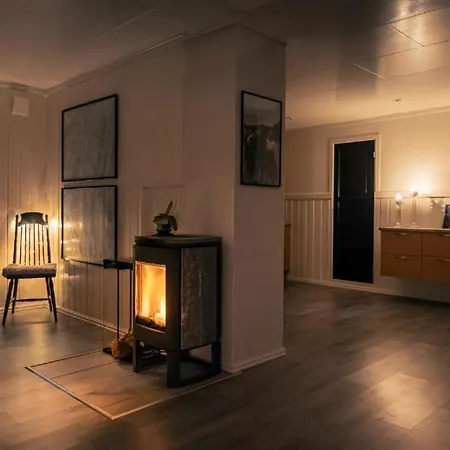 Lyngen Flexible Living - Alpine At The Start Of The Mountain