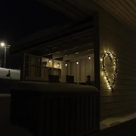 Lyngen Flexible Living - Alpine At The Start Of The Mountain